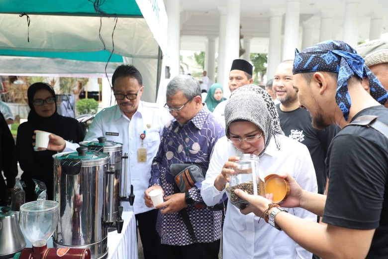 Tak Cuma Terkenal Debus, Banten Juga Punya Kekayaan Kopi Tak Cuma Terkenal Debus, Banten Juga Punya Kekayaan Kopi