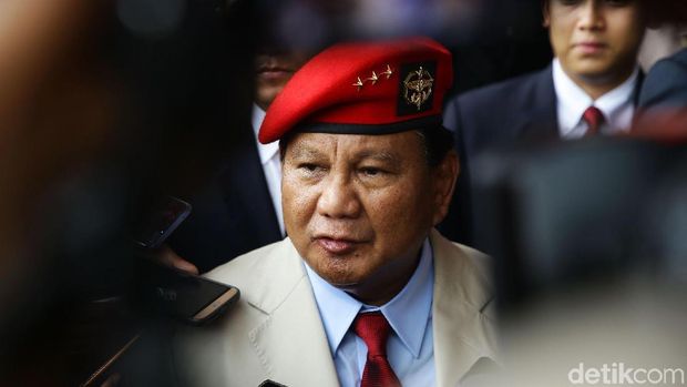 Prabowo Subianto menghadiri HUT ke-67 Kopassus di Markas Komando Kopassus, Cijantung, Jakarta, Rabu (24/4). Mantan Danjen Kopassus itu hadir dengan memakai baret merah.