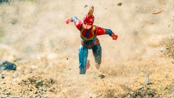 Captain Marvel sedang beraksi. Foto: hot.kenobi