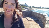 Ini saat emilie berkunjung ke Pantai Bondi yang populer di Australia (@pilotemilie/Instagram)  