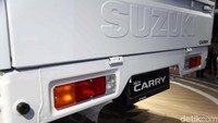 Adapun modifikasi yang dapat dilakukan dengan mobil Suzuki New Carry pick up yaitu mobil boks, mobil toko, ambulance, truk sampah, hingga mobil angkot.