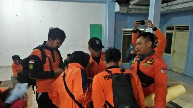 Banjir Bandang di Sungai Pemalang, 2 Orang Tewas dan 4 Hilang Banjir Bandang di Sungai Pemalang, 2 Orang Tewas dan 4 Hilang