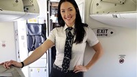 Bertugas sebagai pilot, tak jarang ia traveling keliling dunia. Diketahui, ia sudah berkunjung ke 35 negara di dunia (@pilotemilie/Instagram)  