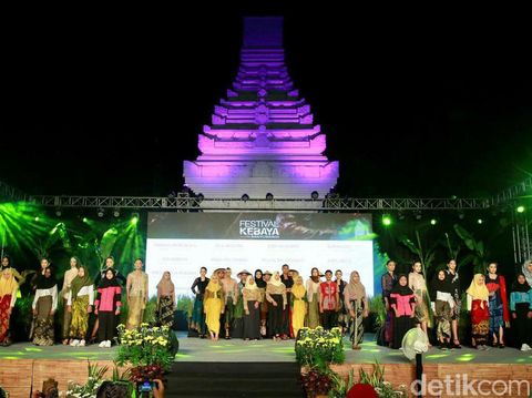 Ratusan Kebaya Karya Siswi SMK hingga Desainer Dipamerkan di Festival Kebaya