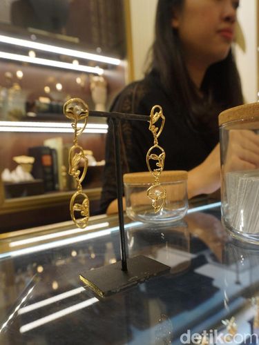 Koleksi perhiasan Tulola yang kini hadir di Plaza Senayan.