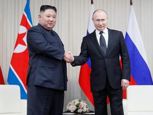 Makin Erat, Kim Jong Un Janji Berpegangan Tangan dengan Putin!
