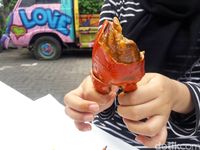'Louisiana Style' Hadirkan Sensasi Santap Seafood Pakai Tangan