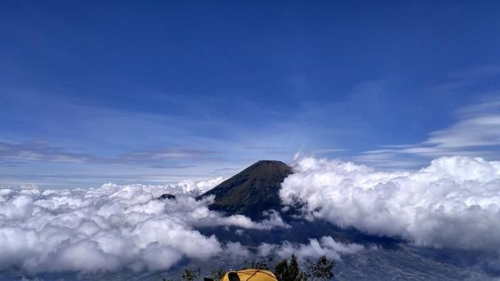 ilustrasi gunung