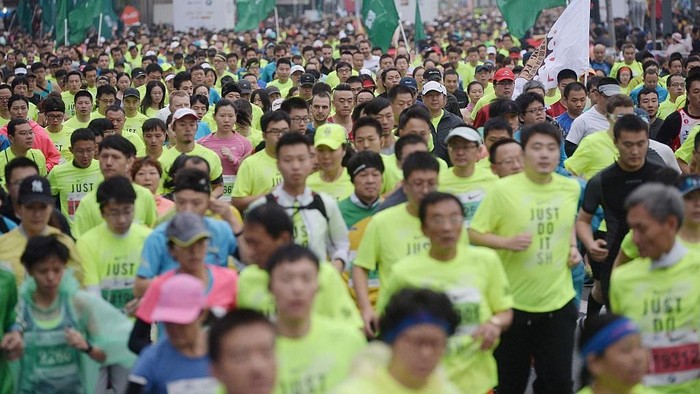 Jorok Pelari China Ini Menangi Lomba Lari Meski Sedang Diare