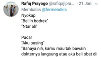 Demi bisa terus berkomunikasi dengan sang pacar, ia rela melakukan apapun agar signal tetap kencang. Tapi ini jelas hanya bahan candaan ya. Foto: twitter