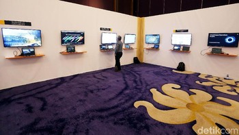 Setelah spektrum ini tersedia, operator telekomunikasi di Indonesia pasti akan berlomba-lomba menjadi yang pertama untuk menghadirkan layanan 5G komersial.