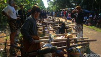 Hingga kini pengikut Bonokeling tercatat lebih dari 5 ribu orang yang tersebar di sejumlah Kecamatan di Cilacap seperti Adipala, Kroya, Sidareja.