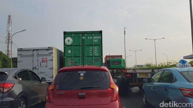 Tol Tanjung Priok Macet Parah Imbas Bongkar Muat di Pelabuhan Tol Tanjung Priok Macet Parah Imbas Bongkar Muat di Pelabuhan