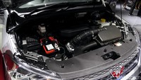 Hadirnya Transmisi e-clutch Wuling Confeto S ACT membuat pengoperasiannya seperti mengendarai motor bebek, harus ganti gigi tapi tak perlu menginjak pedal kopling.