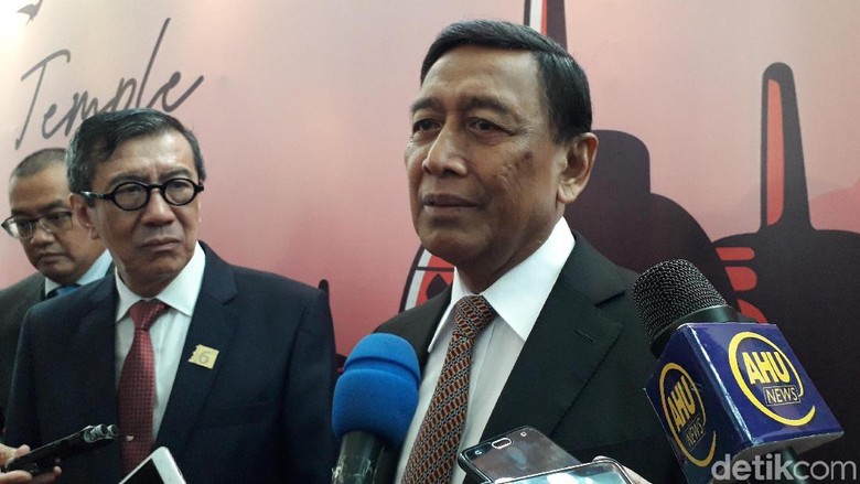Wiranto Minta Kasus Pembakaran Surat Suara Diselesaikan Penegak Hukum Wiranto Minta Kasus Pembakaran Surat Suara Diselesaikan Penegak Hukum