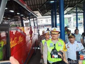 Kakorlantas Pantau Kesiapan Mudik di Terminal Cirebon, Ini Hasilnya