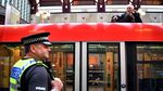 Aksi Aktivis Lingkungan Nempel di Kereta Bikin Heboh London