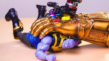 Ant Man mengalahkan Thanos. Foto: hot.kenobi