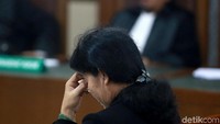 Merry Purba dikenakan Pasal 12 huruf c juncto Pasal 18 Undang-Undang Nomor 31 Tahun 1999 tentang Pemberantasan Tindak Pidana Korupsi sebagaimana telah diubah dengan Undang-Undang Nomor 20 Tahun 2001 juncto Pasal 55 ayat (1) ke-1 KUHP.