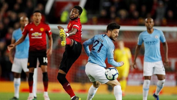 Fred tampil buruk saat Man United lawan City dan Barcelona.