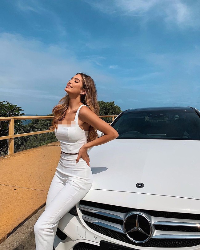 Belle sempat mengunggah video hasil USG-nya, namun menghapusnya di Instagram Story. Ia mengungkapkan banyak orang yang kasar dan menyeramkan bicara tentang video itu. Foto: Instagram @belle_lucia