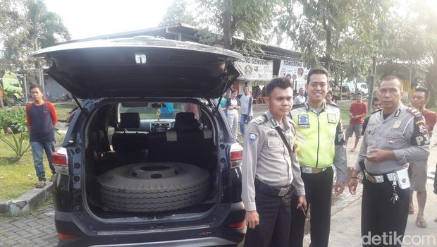 Pencuri Ban di Rest Area Tol Tangerang-Merak Ditangkap Polisi