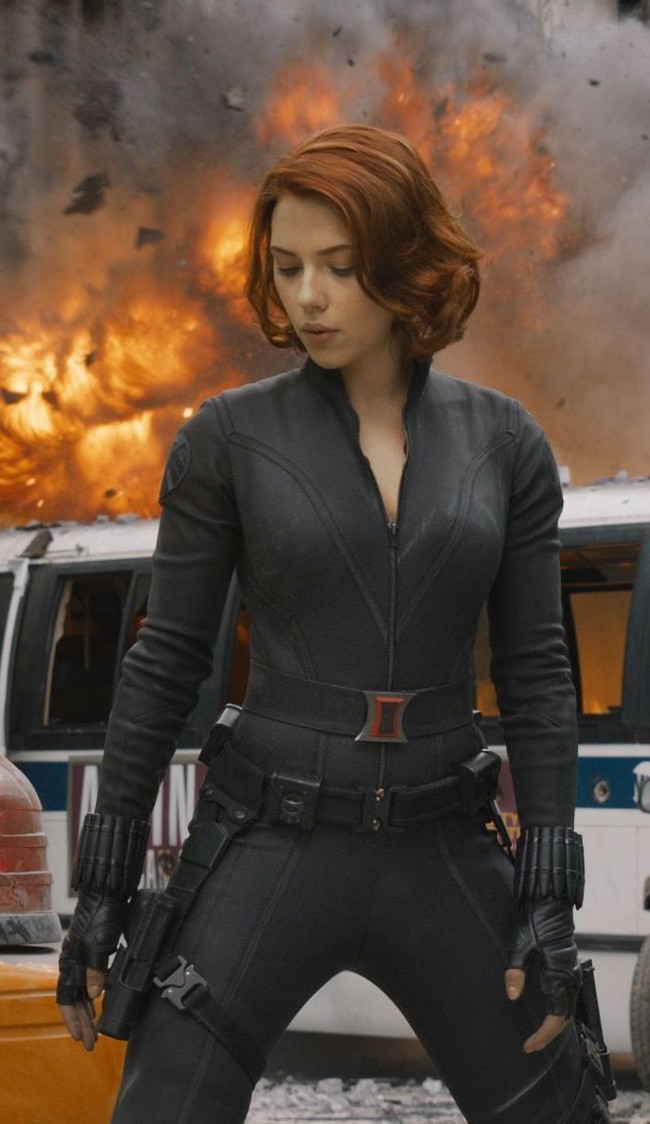 Scarlett Johansson sebagai Black Widow hadir di film perdana para superhero Avengers, The Avengers pada 2012. Kali ini penampilannya sedikit berubah, rambutnya dipotong menjadi bob ikal. Namun ciri khas rambut merah tak ditinggalkannya. Foto: Dok. Marvel Studios
