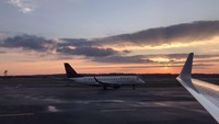 Gerald Cook, asisten profesor di Universitas Aeronautika Embry-Riddle, megatakan biaya operasi dan tiket pesawat LCC hampir bisa disebut misterius (CNN Travel)  