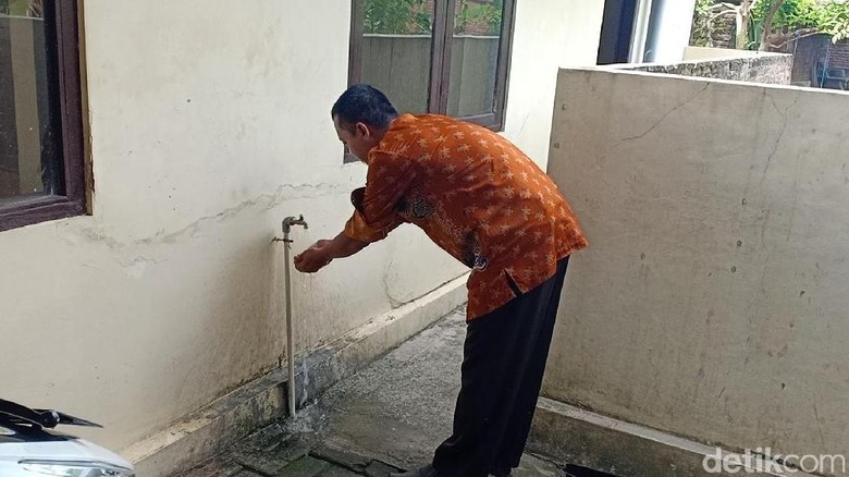Warga Magetan Diteror Air PDAM, Rasakan Gatal-gatal Usai Mandi Warga Magetan Diteror Air PDAM, Rasakan Gatal-gatal Usai Mandi