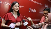 Jelang bulan puasa, Alice Norin mengaku rindu dengan sosok sang bunda. Pool/Palevi S/detikFoto.