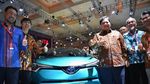 Menperin Kunjungi Booth Toyota