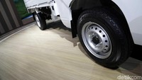 Suzuki New Carry pick up dibekali mesin terbaru K15B sehingga membuat konsumsi bahan bakar lebih irit sekitar 15% dibandingkan mesin 1,5 liter yang sebelumnya dipakai.