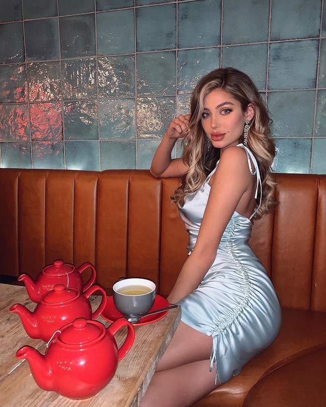 Belle kemudian memposting foto wanita lain dengan kehamilan 17 minggu seperti dirinya. Seperti yang kamu lihat, tiap wanita tampak berbeda, namun semuanya membawa kehidupan kecil, tulisnya di Instagram Story. Foto: Instagram @belle_lucia