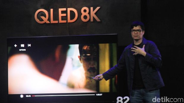 Ketika Sutradara Timo Tjahjanto Terperangah oleh Televisi 8K