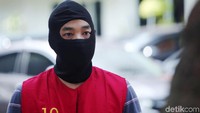 Ramyadjie keluar Ditreskrimsus Polda Metro Jaya, Kamis (25/4/2019) pukul 11.19 WIB.