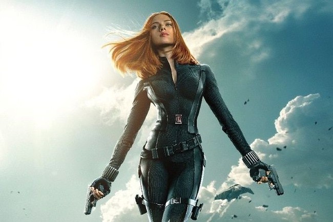 Tetap dengan warna merah, gaya rambut Scarlett Johansson sebagai Black Widow berubah dalam film Captain America: The Winter Soldier. Tak ada lagi model rambut ikal. Rambut Scarlett kali ini lurus sebahu dengan warna merah kecokelatan.  Foto: Dok. Marvel Studios