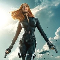 Tetap dengan warna merah, gaya rambut Scarlett Johansson sebagai Black Widow berubah dalam film Captain America: The Winter Soldier. Tak ada lagi model rambut ikal. Rambut Scarlett kali ini lurus sebahu dengan warna merah kecokelatan.  Foto: Dok. Marvel Studios
