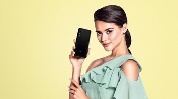 Ada dua versi Redmi Y3 yang dapat dipilih, yakni RAM 3 GB dan ROM 32 GB, harganya 9.999 rupee atau Rp 2,02 juta. Atau  RAM 4 GB dan ROM 64 GB, harganya 11.999 rupee atau Rp 2,4 juta. Foto: Xiaomi