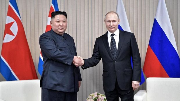 Putin Sebut Kim Mau Lakukan Denuklirisasi, Asal...