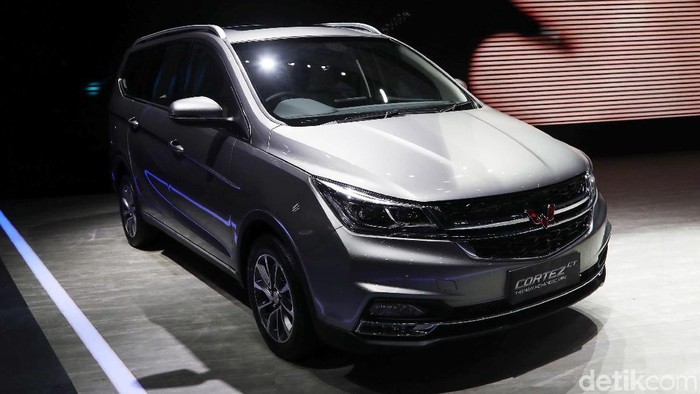 Indonesia International Motor Show (IIMS) 2019 jadi ajang Wuling Motors Indonesia merilis harga dua mobil pabrikan Cina tersebut. Berapakah Harganya?