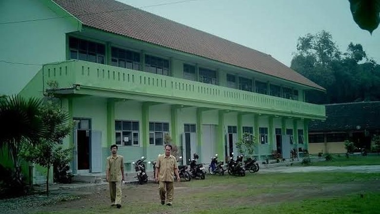 Listrik Padam Ditambah Genset Meledak, UNBK SMP di Blitar molor 1,5 jam Listrik Padam Ditambah Genset Meledak, UNBK SMP di Blitar molor 1,5 jam