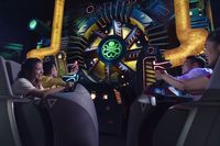 5 Atraksi Seru Disneyland Hong Kong untuk Liburan Tengah Tahun
