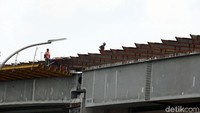 Proyek pembangunan Tol Japek Elevated pun terus dikebut agar dapat segera rampung dan digunakan oleh masyarakat.