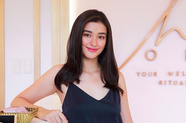 Urutan 9 ada Liza Soberano, model dan aktris asal Filipina. Wanita yang sering masuk dalam berbagai daftar wanita tercantik dunia ini mendapat perolehan suara sebanyak 295.151. Foto: (lizasoberano/Instagram)