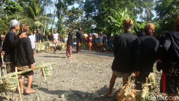'Laku Lampah' Masyarakat Adat Bonokeling sambut Ramadan, Banyumas.