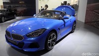 Di segmen premium, BMW Z4 jadi primadonanya. Foto: Pradita Utama