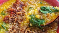 Meski asli manado, bubur manado dijual di banyak hota dengan harga relatif murah. Foto: Instagram @sbykulinerinfo