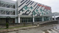 PIM Muara Baru dibangun untuk menggantikan lokasi pasar ikan yang dahulu dikenal kumuh dan kotor. Karena terkenal kotor,becek dan kumuh, orang enggan datang ke pasar ini. Foto: Devi S. Lestari/detikfood