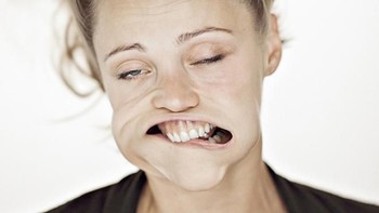 Hasilnya seperti ini, wajah jadi tidak karuan bentuknya. Foto: Tadao Cern