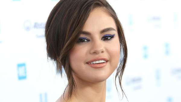 Jangan Panggil Selena Gomez Cantik! Jangan Panggil Selena Gomez Cantik!